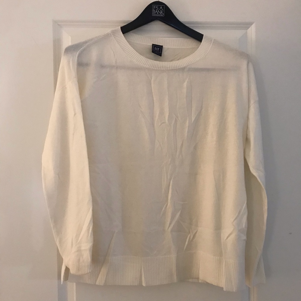 Gap // Maternity // Cream Sweater